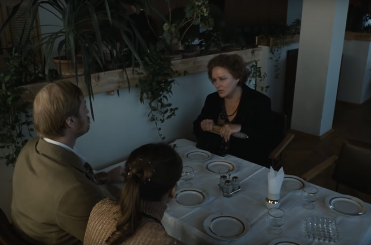 Родня 4. Отель багатель кореиз. Родня 4. Родня (1981) webrip 720p. Родня 4.