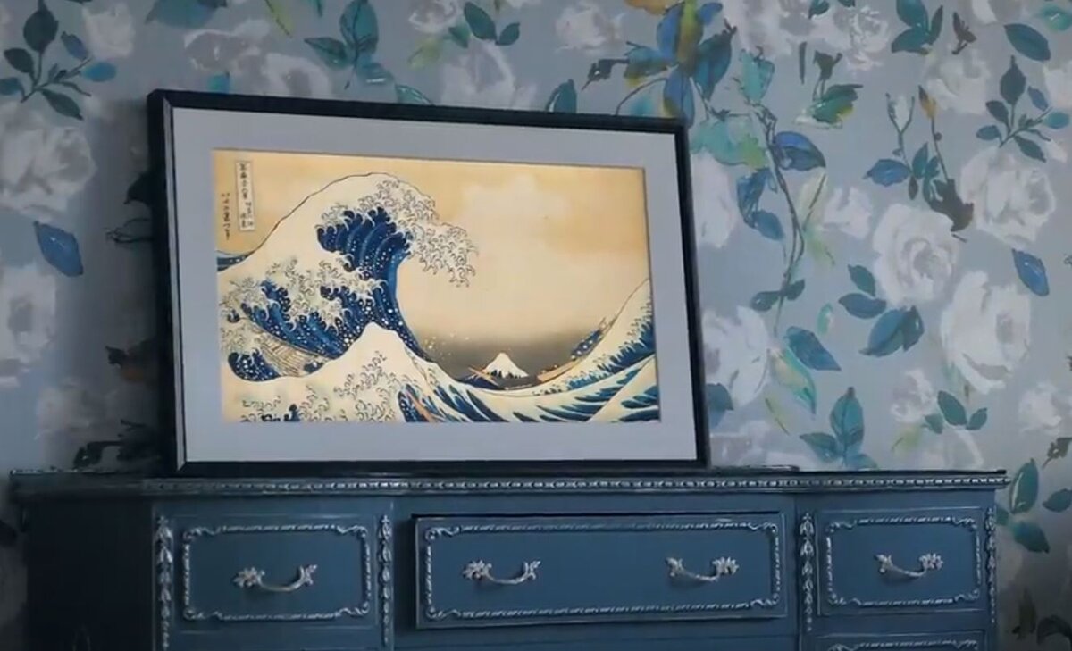 Один минус Canvas - придется с креативом подходить к сокрытию провода питания