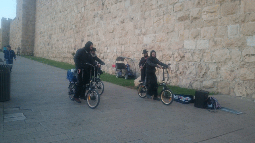 Иерусалим.  Возле Львиных ворот.