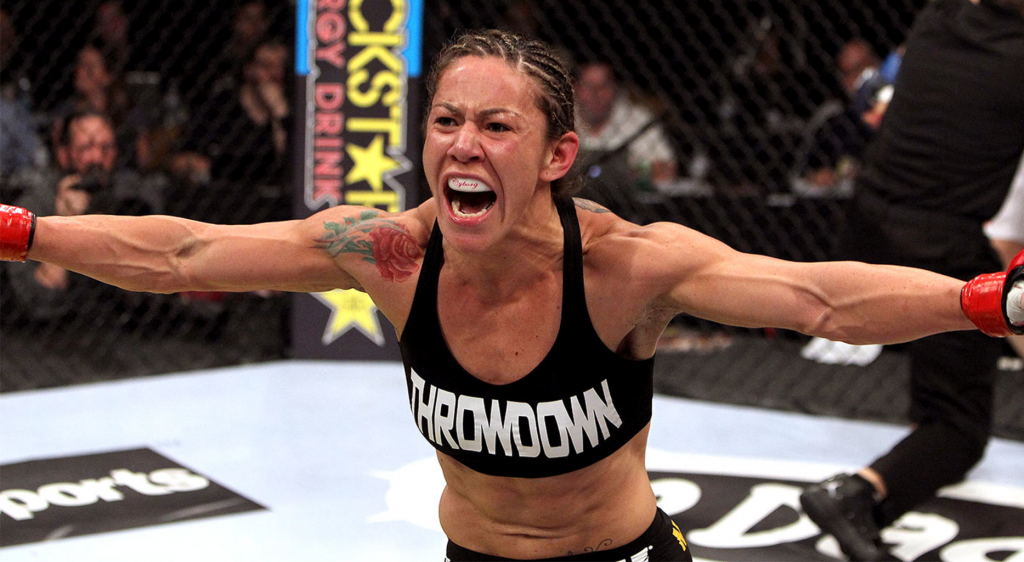 Долгие годы Крис Сайборг доминировала в UFC среди женщин. Она была живым воплощением агрессии и ярости в клетке, выплескивая на оппонентку всю свою мощь. Часто противники Кристины ломались ментально еще до боя, и тогда они становились легкой добычей для бразильянки. Несмотря на то, что видео с нокаутами в исполнении Сайборг можно смонтировать в короткометражный фильм, сама девушка в жизни очень добродушная и набожная.