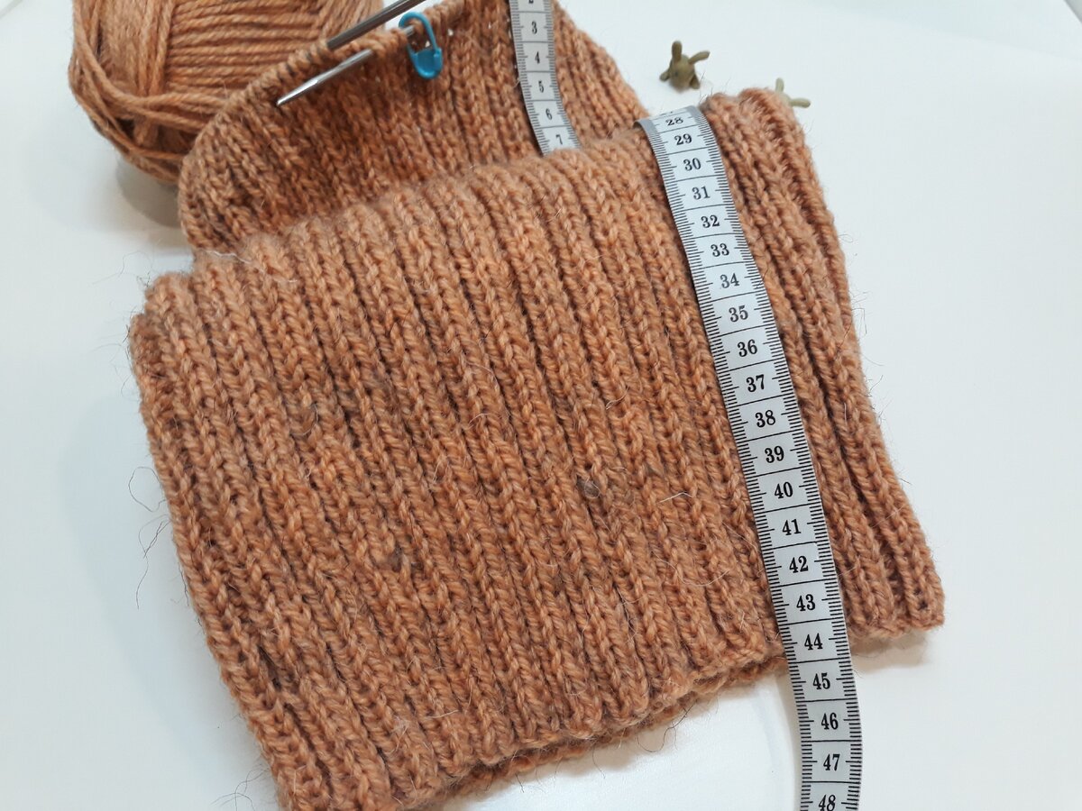 Связала чулок длиной 44 см и начала делать убавки.
