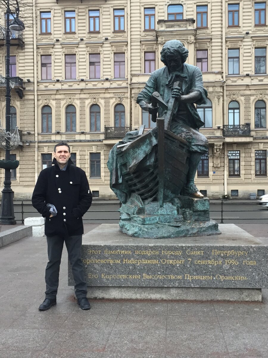 Новые люди, новые технологии это всегда интерес. Эмоции и жажда реализации.
⠀
Это двигатель: прогресса, отношений, всех изменений которые может подсказать внутренний голос или сравнительная характеристика.
⠀
Предприимчивость и не закостенелость мозга - это основное условие для будущих трансформаций.
⠀
Находясь длительное время в условиях выбора с отсутствием действия и ограничивающих убеждений, люди теряют интерес к жизни.
Тема предпринимательских навыков всегда актуальна.
⠀
Многим ранее экономика  задавалась вопросом каким образом
«влить кислород» в основные, движущие потоки?
⠀
Именно здесь на стыке творческого восприятия и реализации своих мечт рождается та частая задача в материальной составляющей.
⠀
Соответственно в самых крайних её проявлениях « крошечных кровеносных сосудов».
Зарождаясь в крошечных мастерских и пылких воображениях людей.
⠀
Не в банках, огромных корпорациях и на пьедесталах.
⠀
Именно предприниматель имеет смелость развивать свои мечты и подводить под них целые стратегии, оправдывая и находя методы для своей реализации.
⠀
Каким образом можно помочь в подобной ситуации людям - мечтателям?
⠀
⁃ Найдите свою заветную мечту
 ⁃ Попробуйте написать или представить как она выглядит в живую?
⠀
⁃ Кто из значимых людей смог бы вам помочь советом или просто поддержкой?
⠀
⁃ Обратитесь за советом к своему подсознанию, (есть несколько десятков техник от составления колеса компетенции до анализа собственных побед.)
⠀
⁃ Напишите план и поставьте сроки.
⠀
Найдите и составьте список необходимых компетенций для реализации этой задачи.
⠀
- да, это уже ваша задача.
⠀
- она имеет: реальные формы, цвет и запах.
⠀
⁃ Вперёд!
⠀
Я буду рад помочь продвижению  мечты каждого из вас.
⠀
Запись на БЕСПЛАТНУЮ КОНСУЛЬТАЦИЮ.
⠀
☎️ 89889915117
      Wotsap