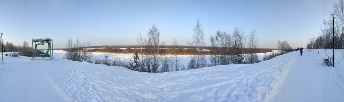 Панорама Вятской набережной. Фото автора.