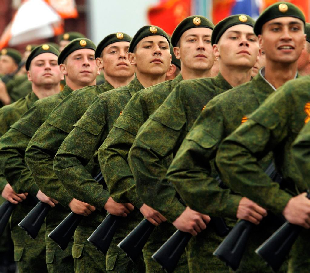 Главный в строю. Армия. Военная служба. Солдаты в армии. Российская армия.