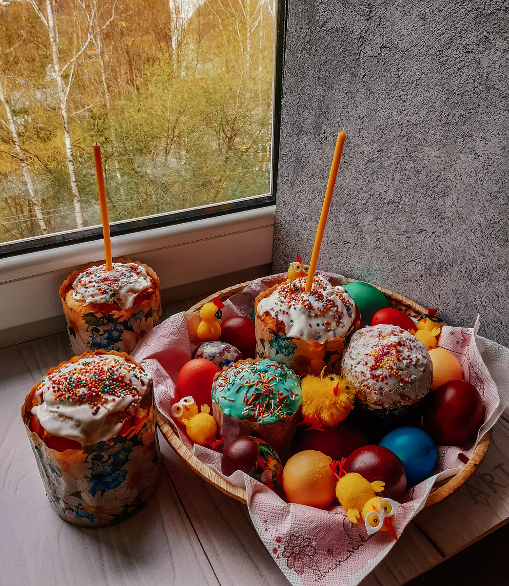 Хрестос воскрес!