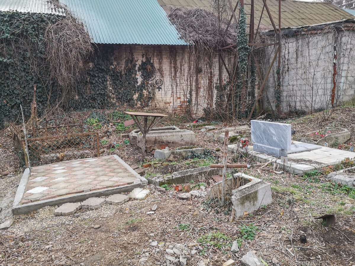 Кладбище в центре Краснодара меня шокировало