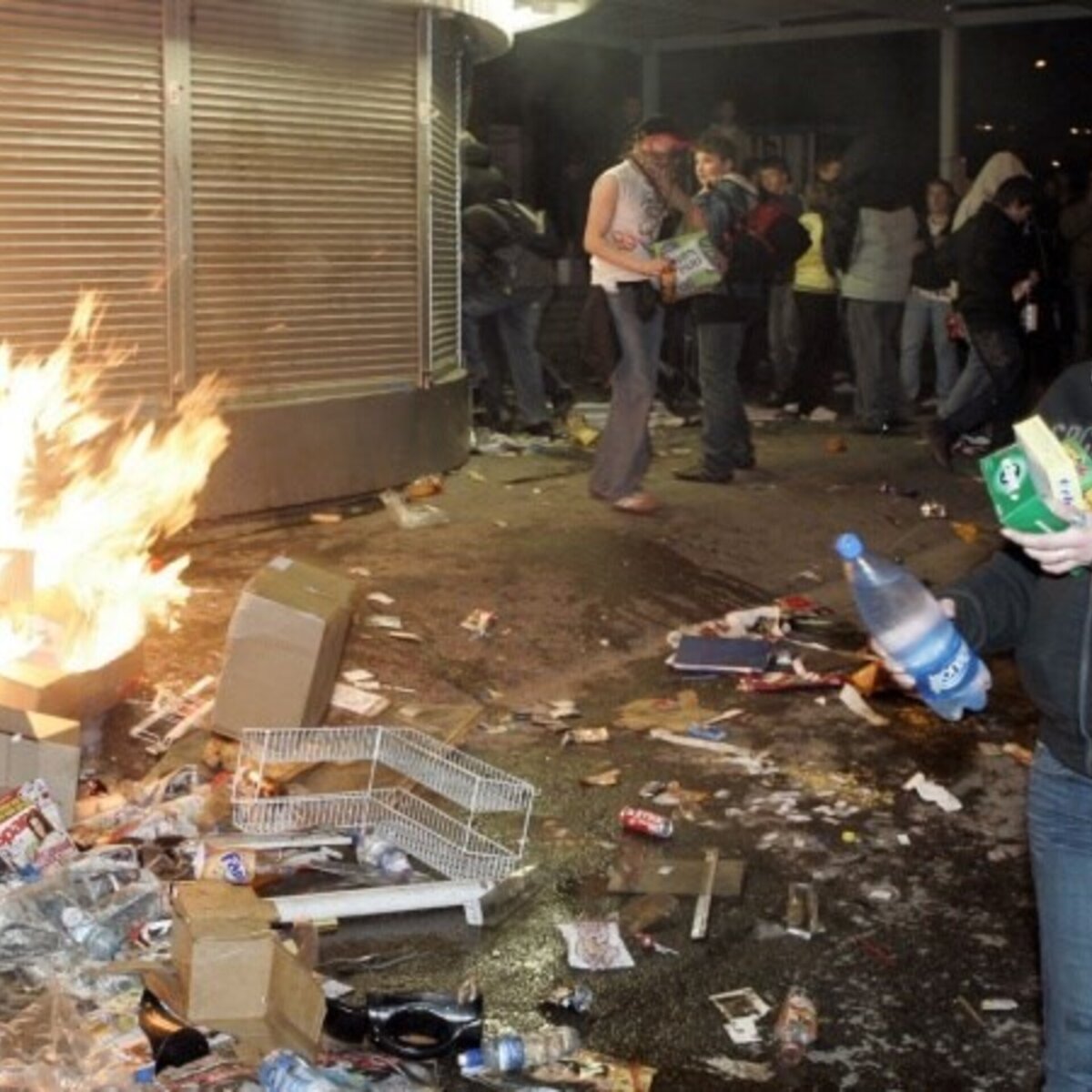 Twitter.com Протесты в Казахстане очень быстро переросли в погромы  