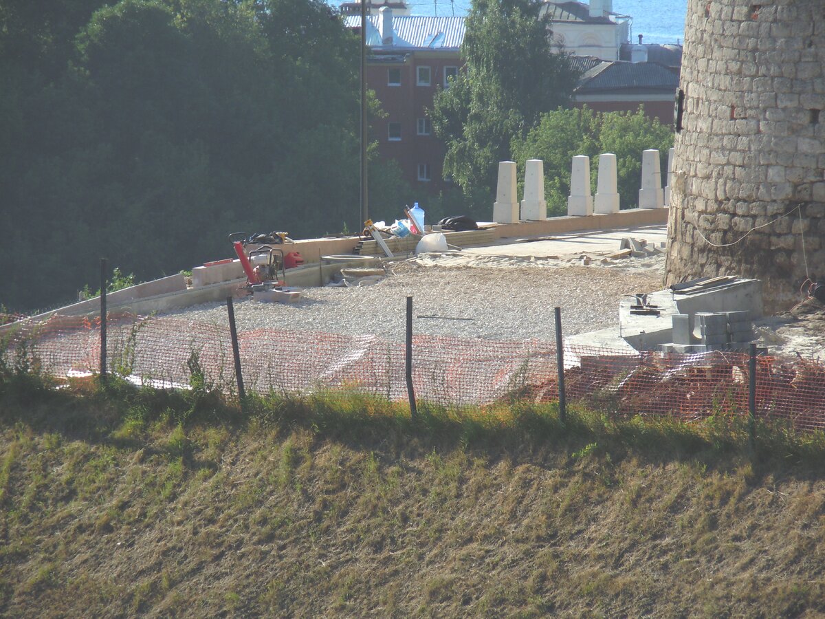 Около Коромысловой башни