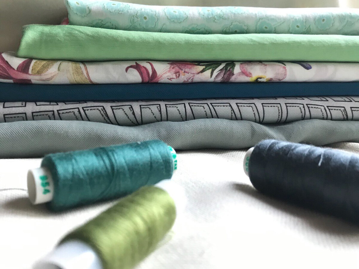 Всем привет, меня зовут Татьяна Voits . Я расскажу вам, что это за такая загадочная ткань. 