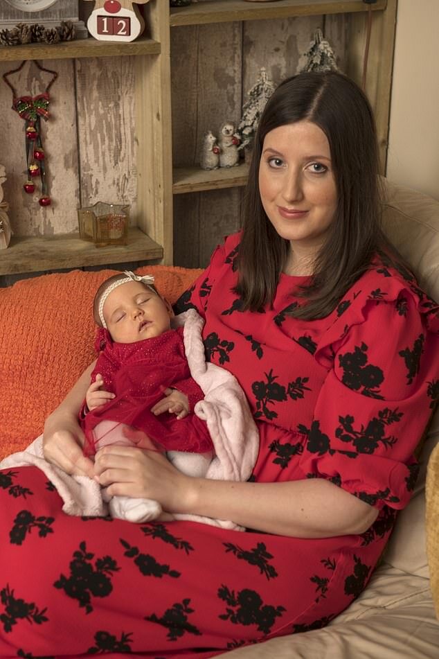    Холли Саммерс родила дочь для мамы