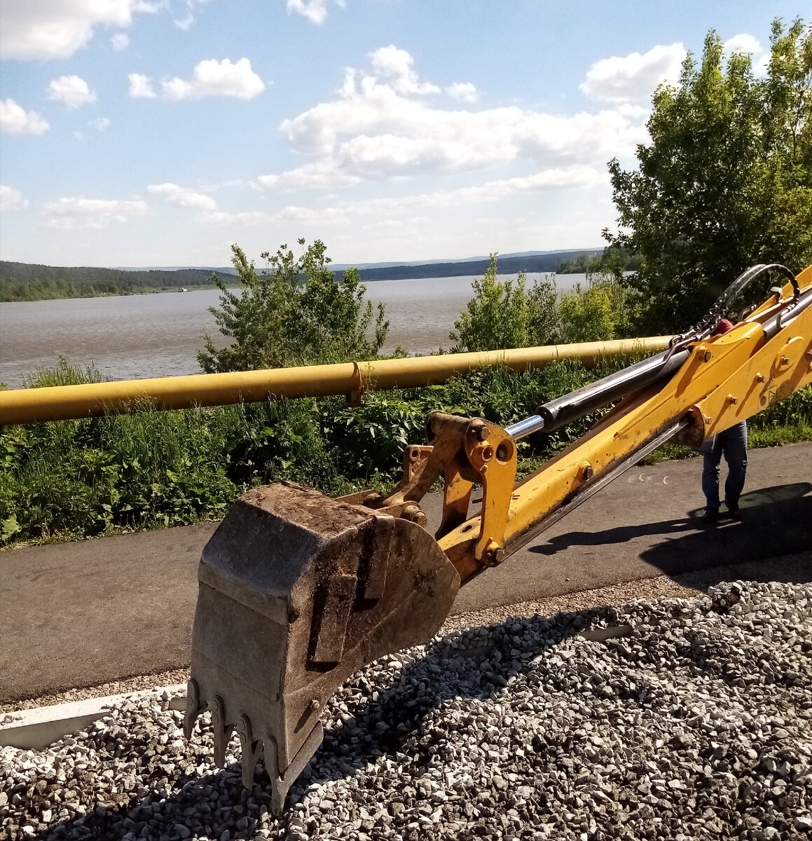 У пруда. Г. Златоуст