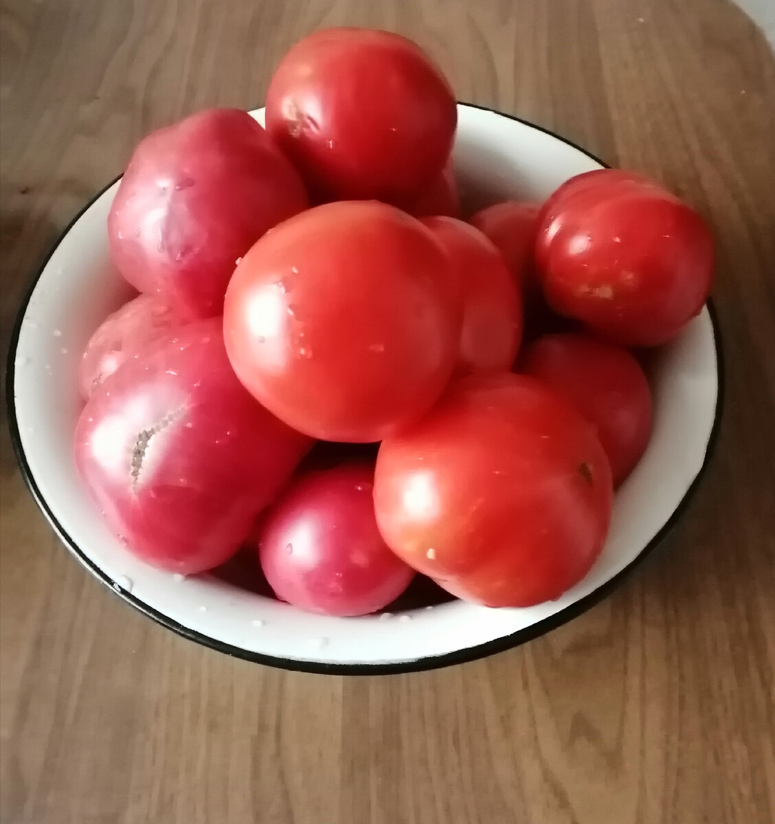Ингредиенты для «Маринованные помидоры в банках зимой»: