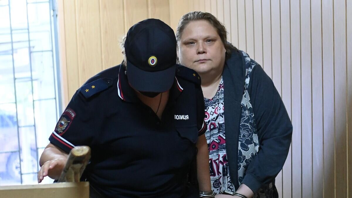    Журналистка Александра Баязитова перед заседанием Кузьминского суда города Москвы© РИА Новости / Максим Блинов