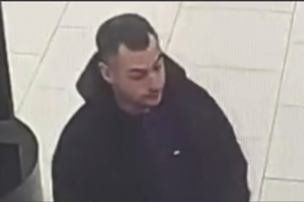    В Екатеринбурге полиция разыскивает похитителя игрового джойстика
