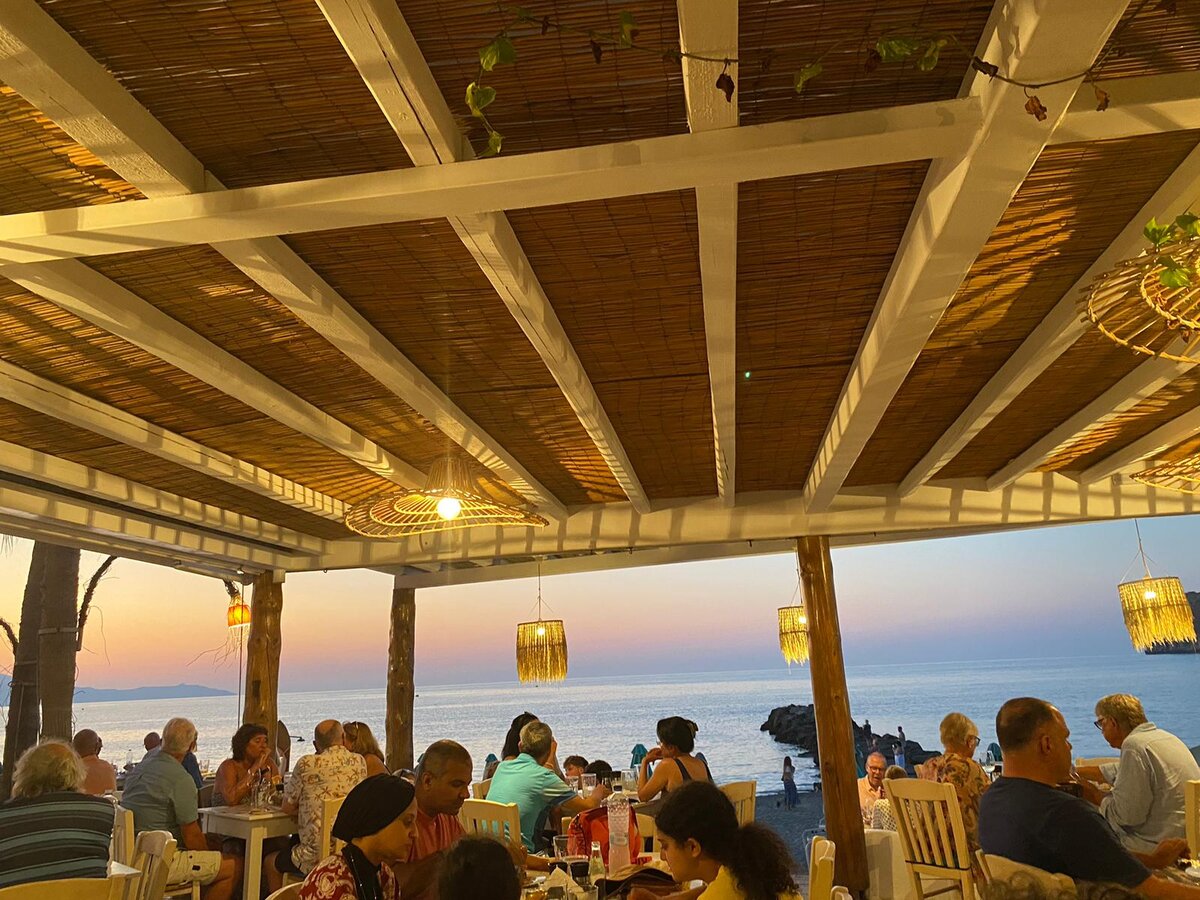 Ох, уж эти нерастропные итальянцы! Живут по законам королевства, которого уже нет давно. Действующие указы о налоге на снег, работорговле