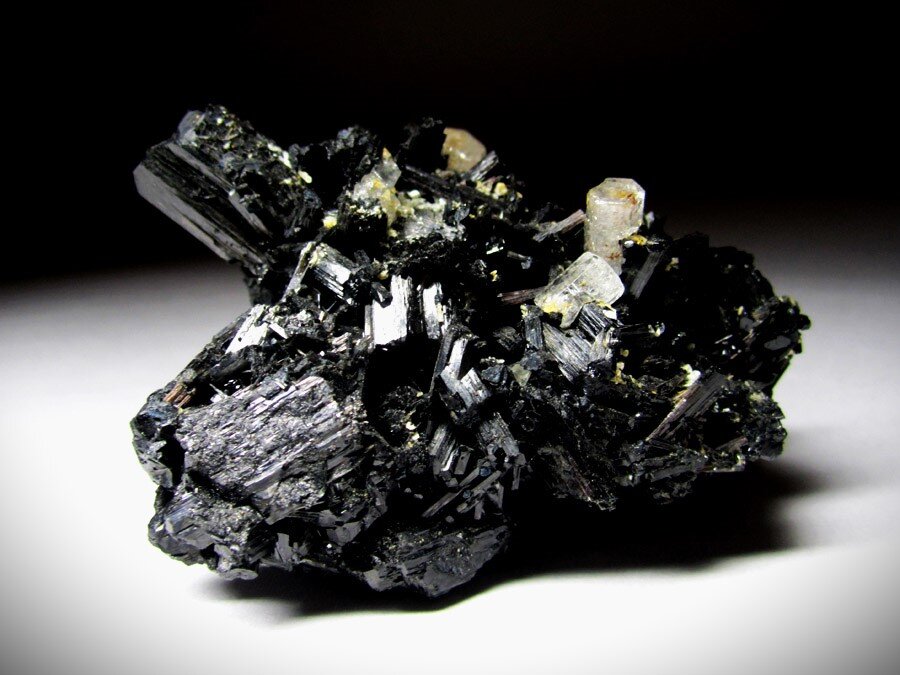 Черный турмалин