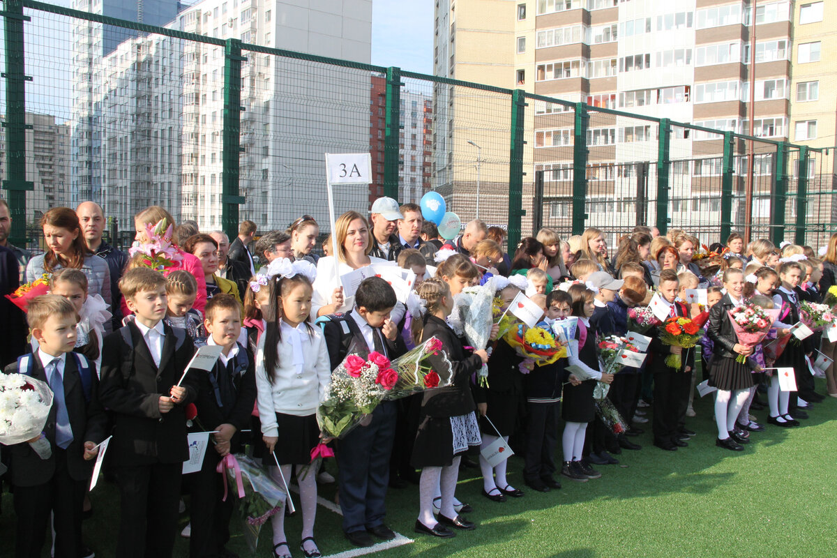 школа есть в санкт петербурге