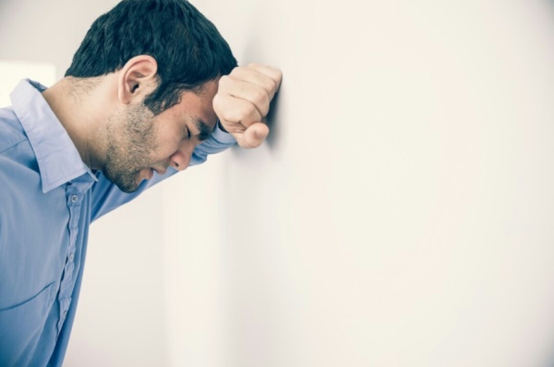 
 На этом фоне скрытой тревожности может поселиться паразит, именуемый "неврозом ожидания неудачи". Если произошло несколько неудачных сексуальных контактов, то в следующий раз может подсознательно добавиться к тревожности страх опять потерпеть фиаско. 