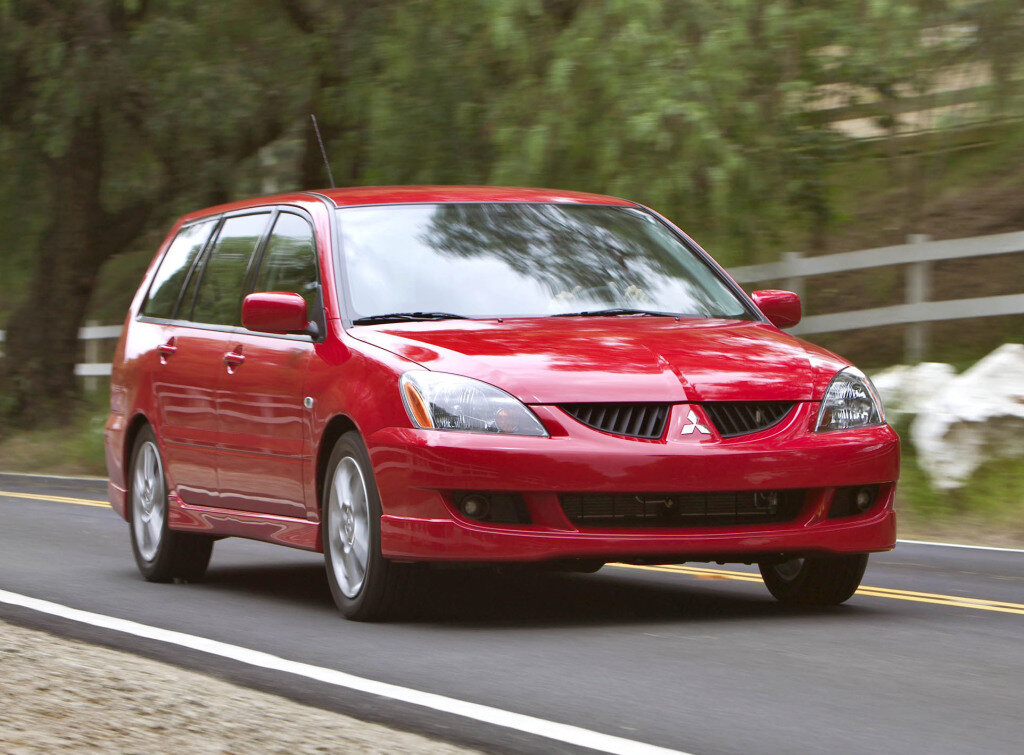 Mitsubishi lancer универсал фото