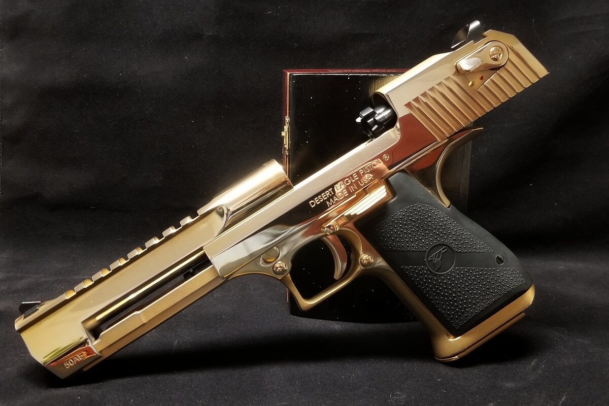 Пистолет Desert Eagle. Фото из открытых источников.