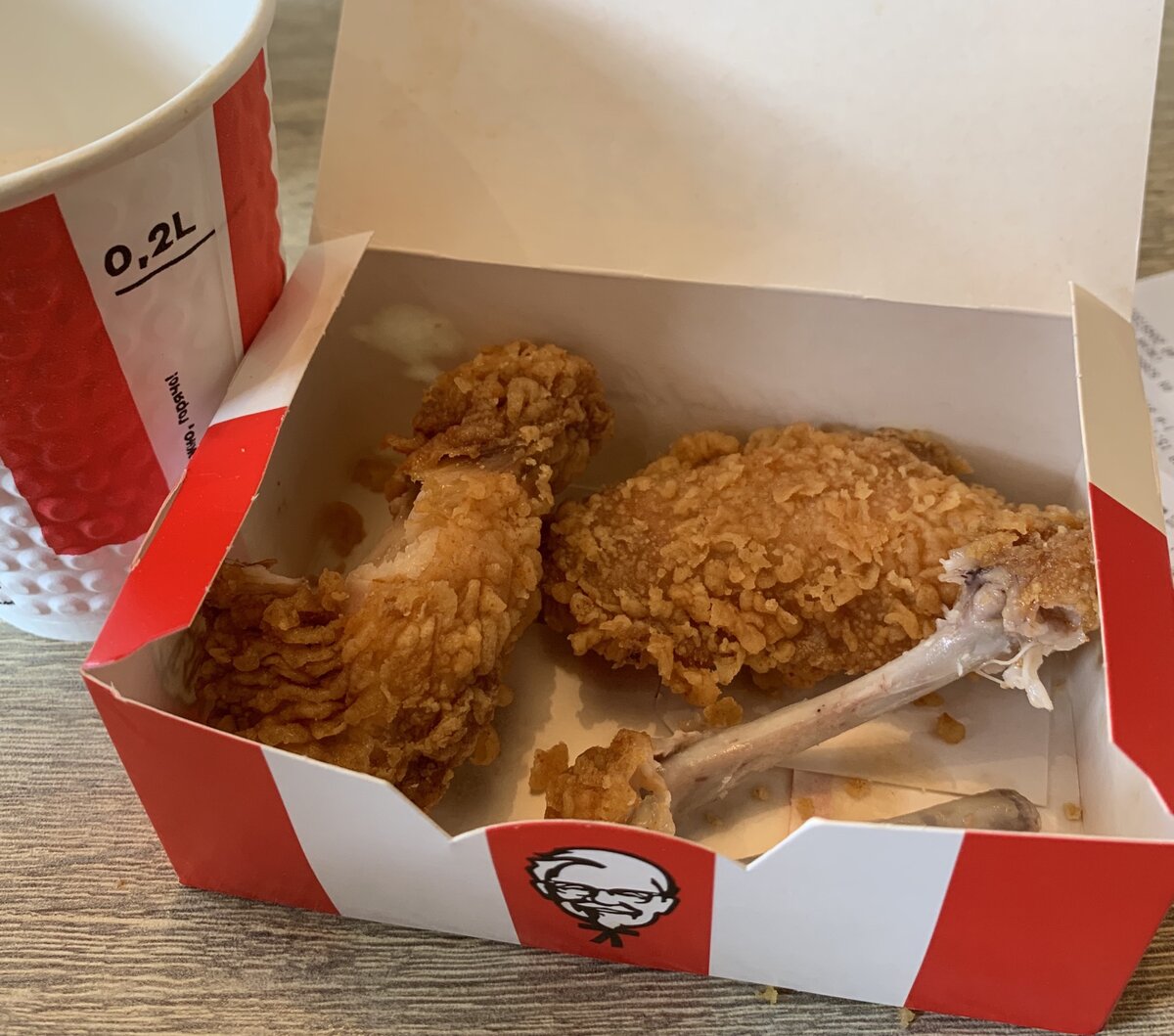 Сделать заказ в KFC, выкинуть его. Куда катится известная сеть фастфуда |  Человек пишущий | Дзен