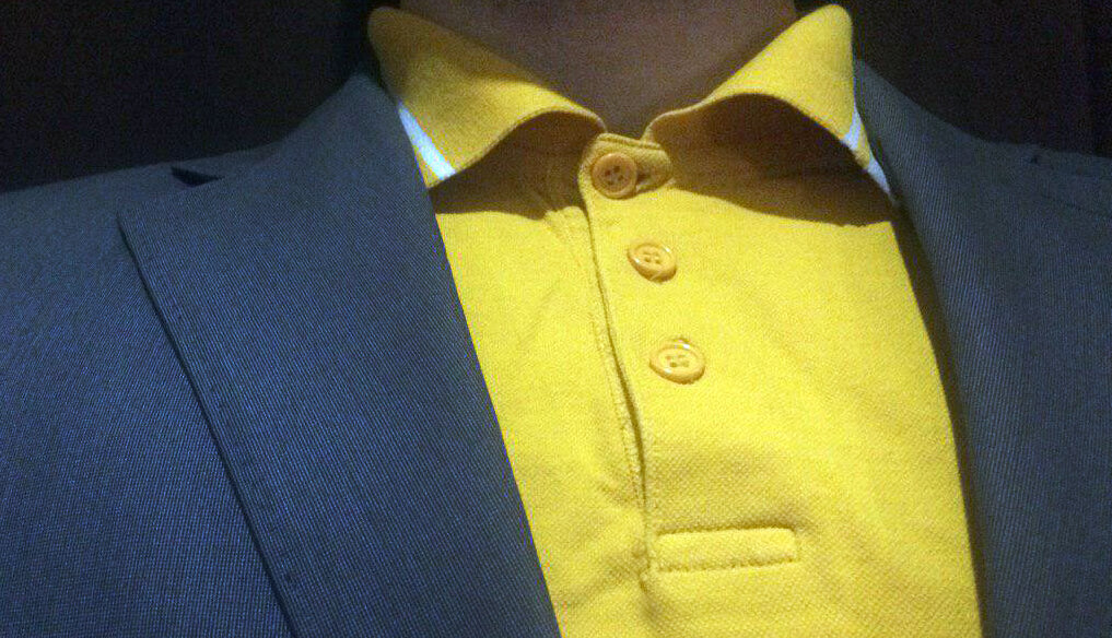 Рубашка поло и классический пиджак - так не круто.