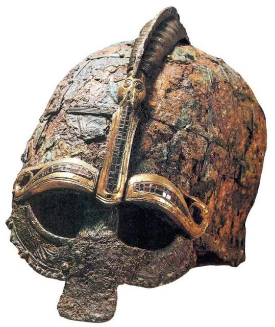 Шлем относящийся к 6-9 веку .