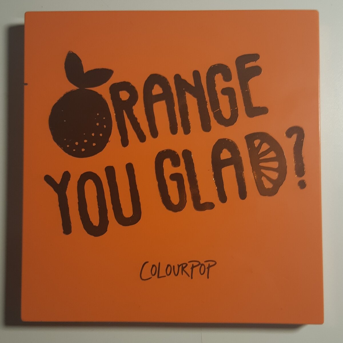 Огненно-апельсиновая красотка