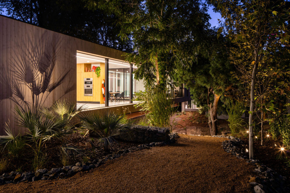 Los Angeles Architecture. Bridge House.