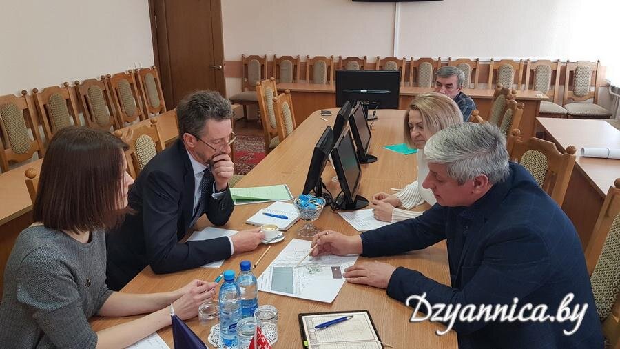   Щучинский  район посетил Чрезвычайный и Полномочный Посол Франции в Беларуси Дидье  Канесс.