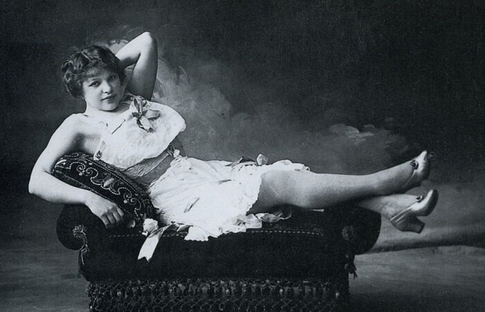 

Если хотят найти компромат на мужчину-политика, то рассказывают, что он ходил к пррдажным женщинам. Если на женщину любой профессии, то говорят, что она была той, к кому ходили. Вот только, судя по историческим примерам, из бывших обитательниц публичных домов получаются общественные деятели куда лучше, чем из тех, кто покупает себе живого человека на час-другой.
