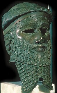 Так называемая «Маска Саргона». Скульптурное изображение, вероятнее всего, принадлежит Саргону Древнему, а, возможно, что и его внуку – Нарам Суэну