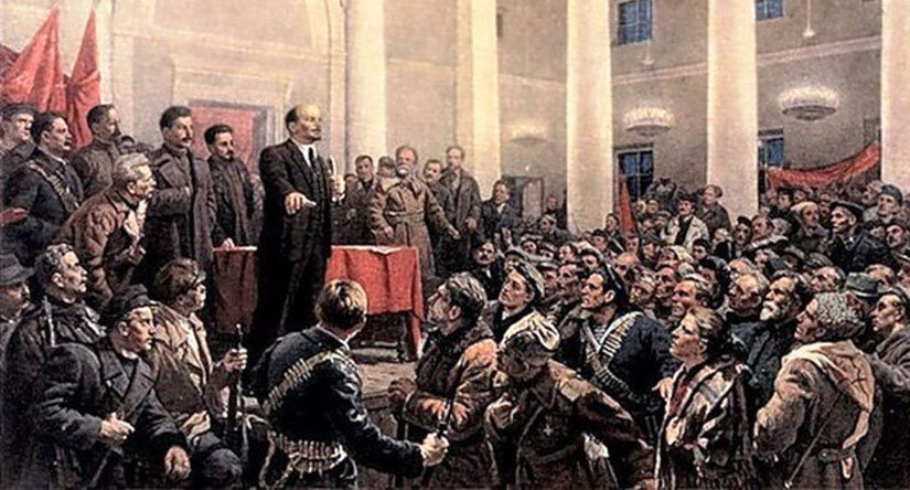 Ленин провозглашает советскую власть на II съезде Советов