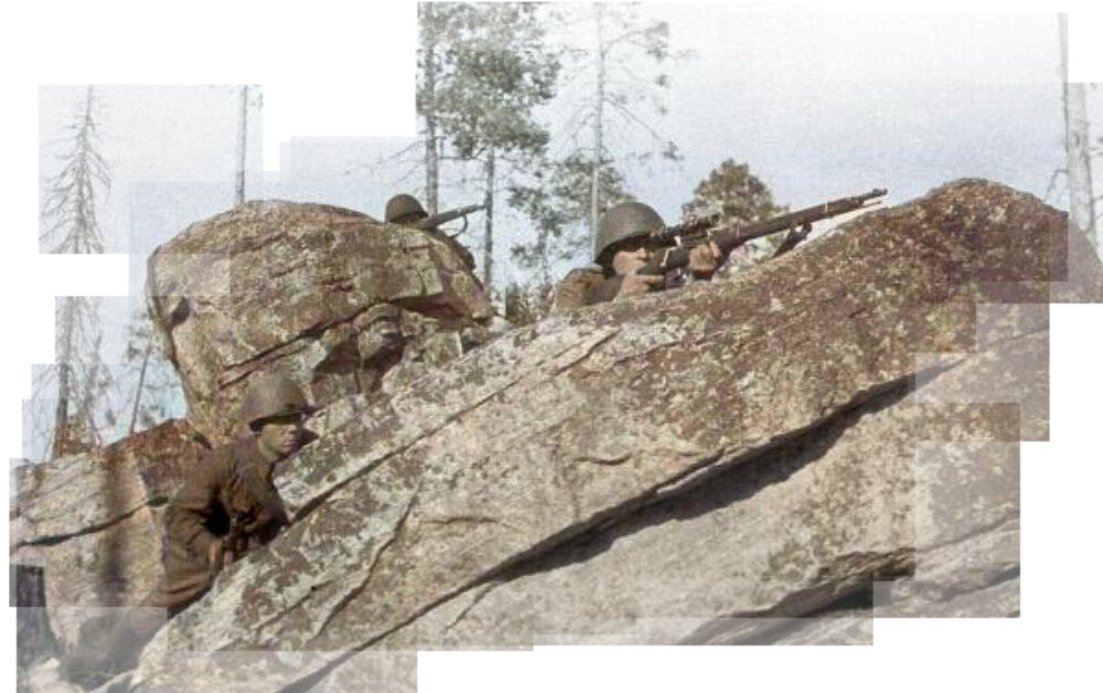 Советские снайперы на позиции в Заполярье. 1943 г. Автор: С. Раскин. Фотография использована в качестве иллюстрации.