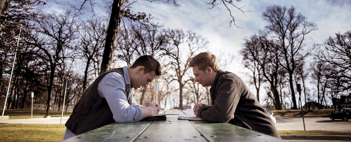 Под законом Христа