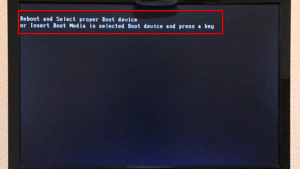 Select proper boot device перевод. Ноутбук не включается после сброса настроек.