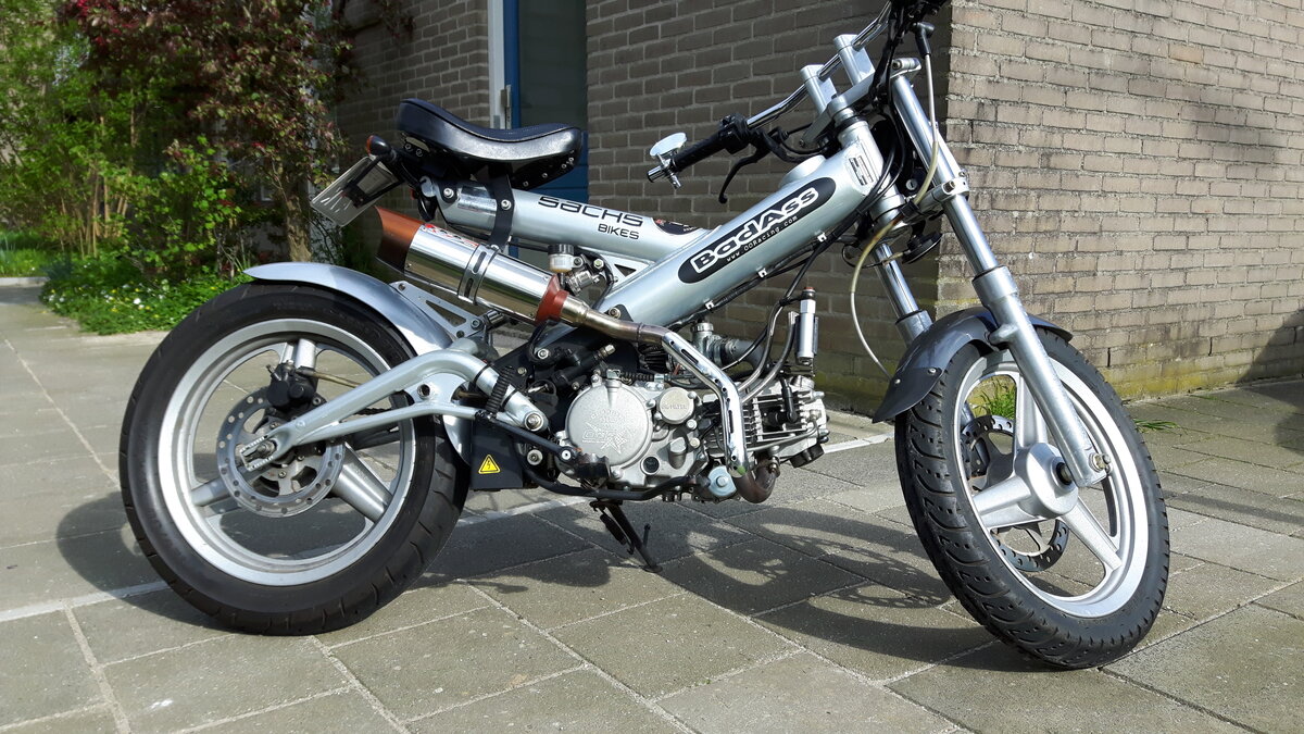 БЕШЕНАЯ ТАБУРЕТКА! Обзор минибайка Sachs MadAss | Pitbikeclub ...