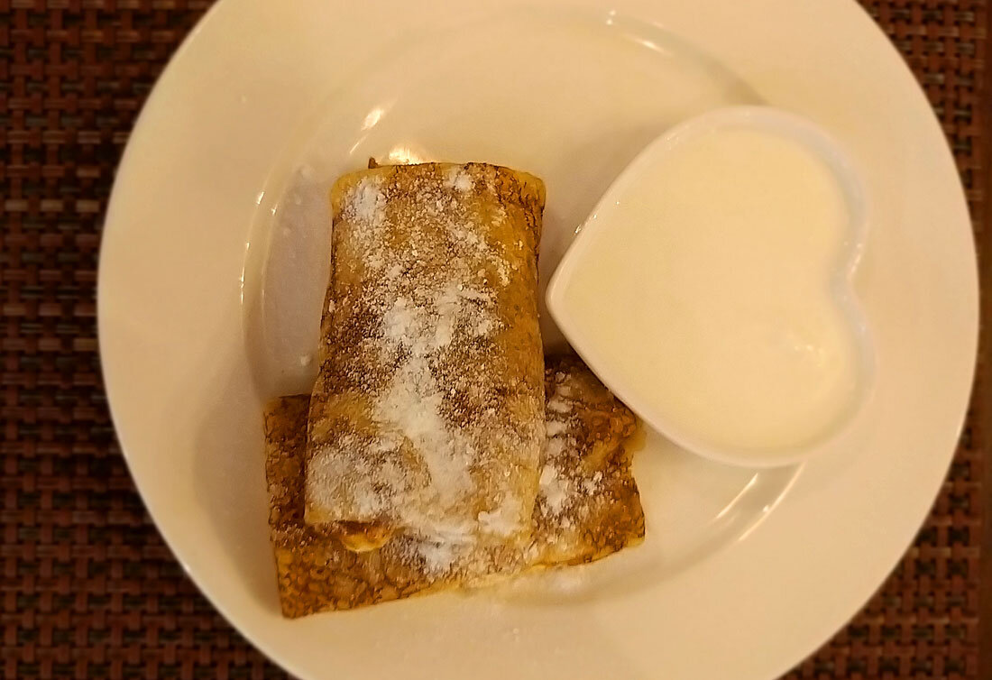 
Блинчики с творогом и со сметаной
