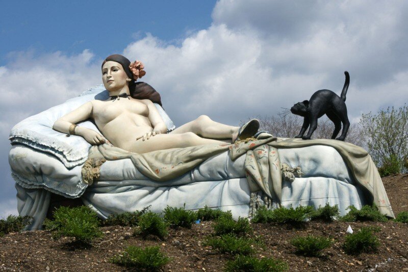  Seward Johnson. Confrontational Vulnerability. 2011 