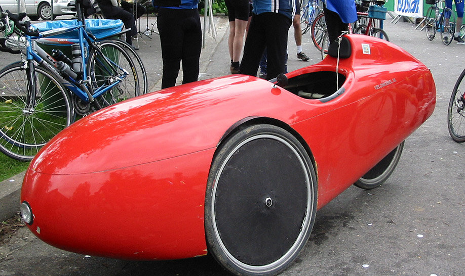 Болид. Стартует в группе «Тандемы и экзотические велосипеды»