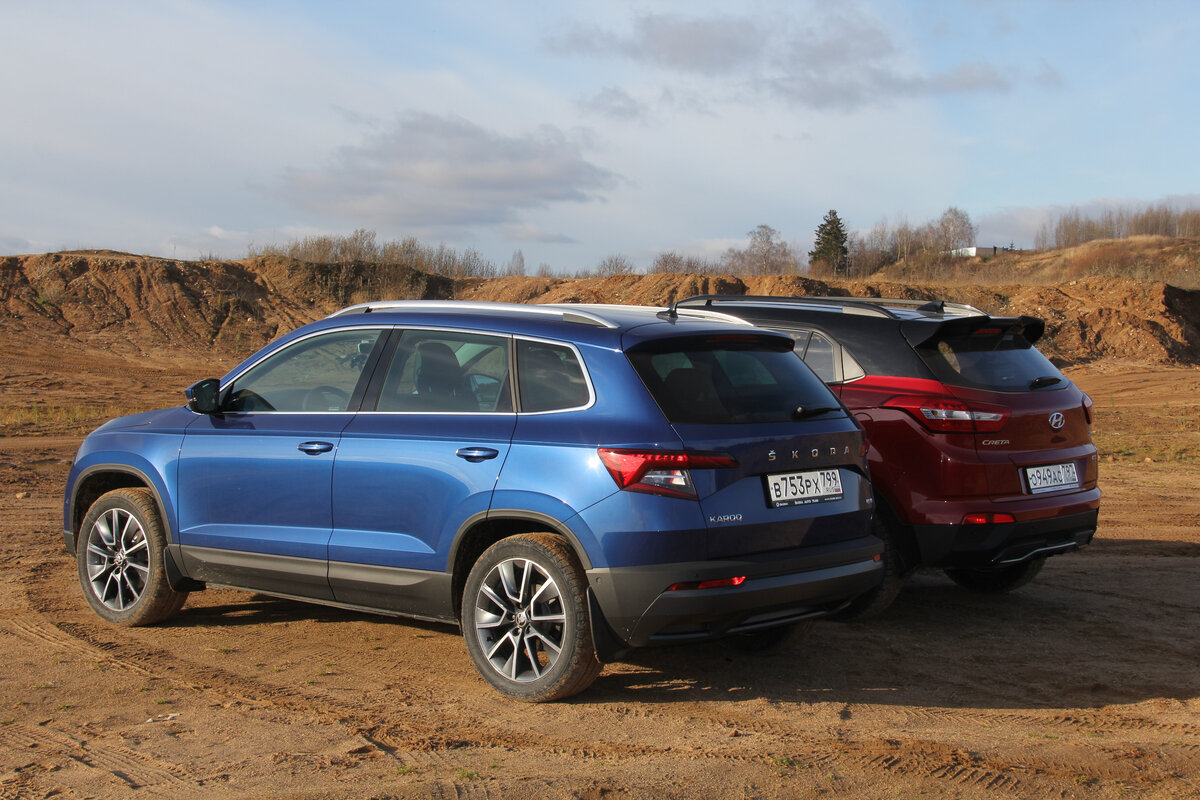 Шкода Карок - Хендай Крета на старте перед динамическими заездами