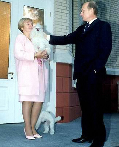 Владимир и Людмила Путины с Тосей и Родео. Фотография с сайта www.zoolog.guru