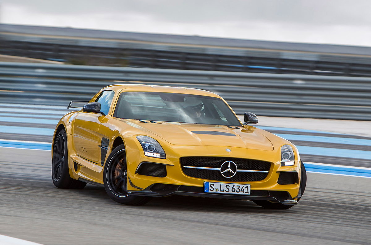 Mercedes Benz SLS AMG Р¶РµР»С‚С‹Р№