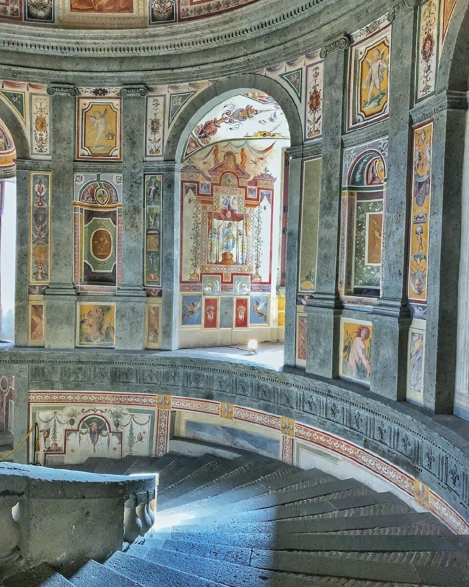 ДВОРЕЦ ФАРНЕЗЕ В КАПРАРОЛЕ | Анна Синица - Рим и Италия | Дзен