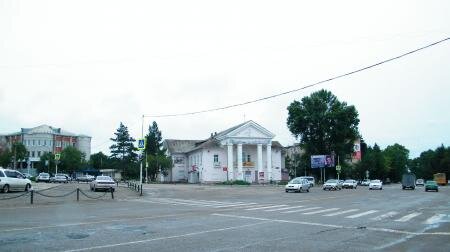 Самый центр, городской дворец культуры. Фото взято из Интернета.