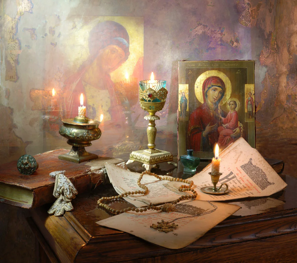 Воскресные души. Православная тематика. Свеча перед иконой. Воскресный день в храме. Иконы дома.