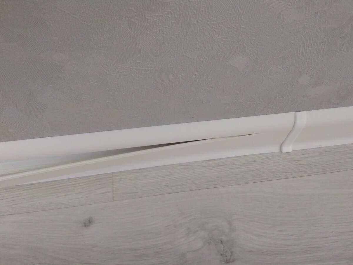 Установка заглушки кабель-канала