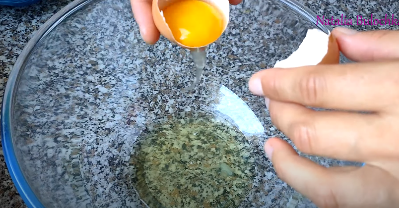 Выливаем белочек в миску