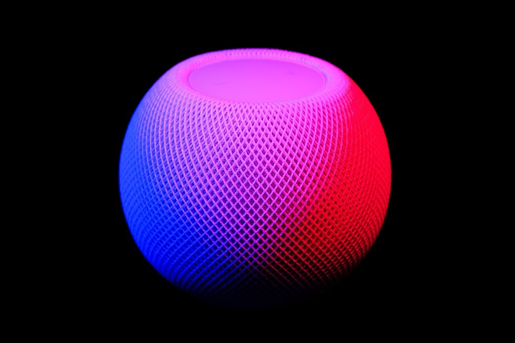 Эта "говорилка" Apple - один из примеров использования нейросетей