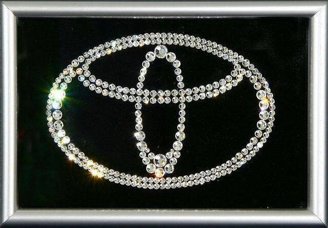 Украшение из страз